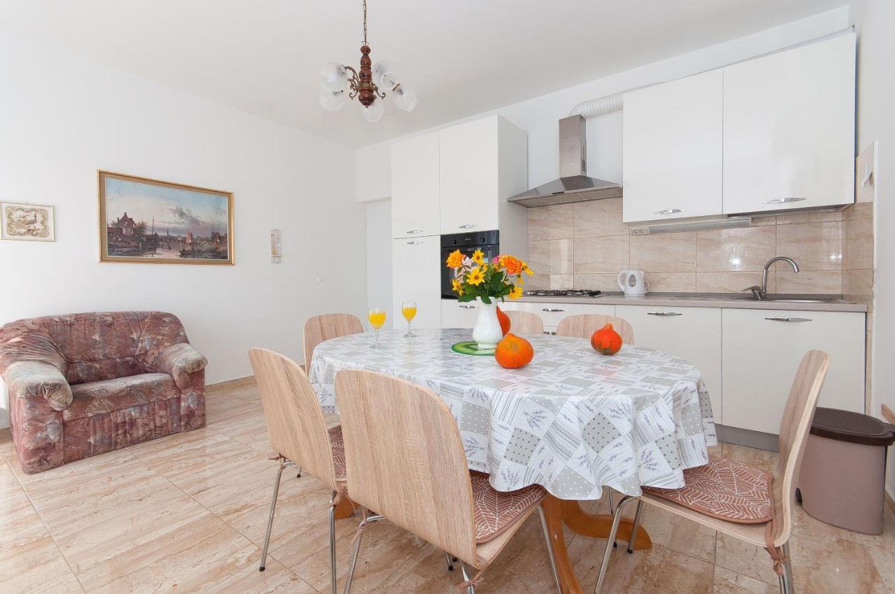 Apartments Marija ピサック エクステリア 写真