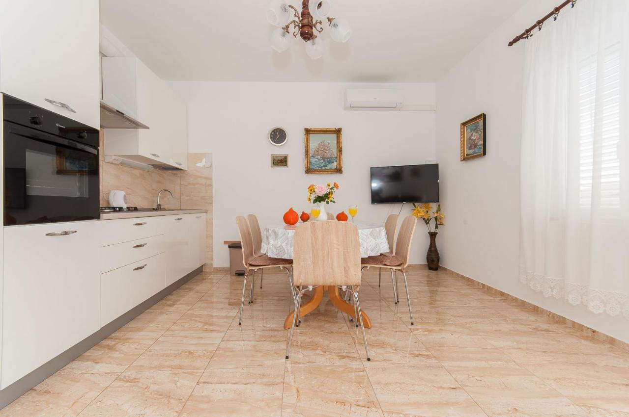 Apartments Marija ピサック エクステリア 写真