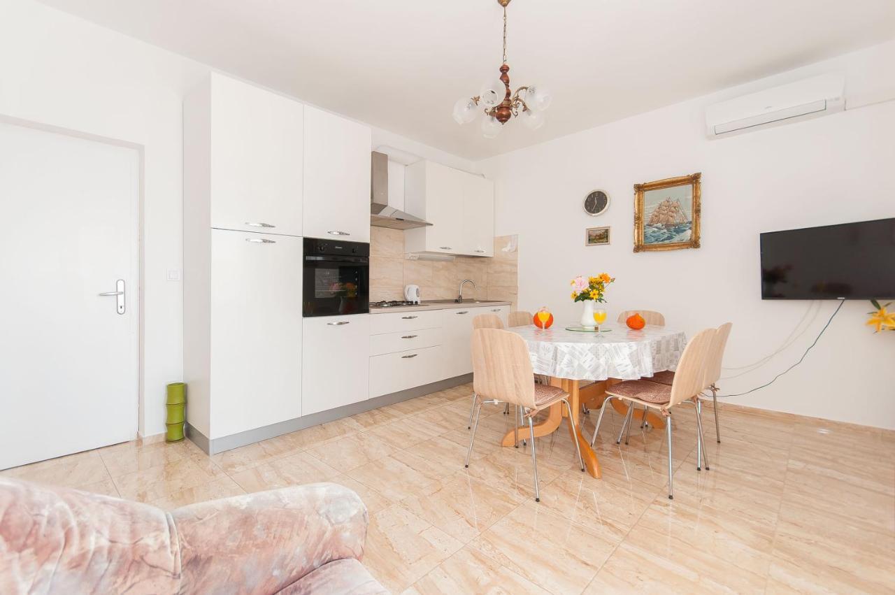 Apartments Marija ピサック エクステリア 写真
